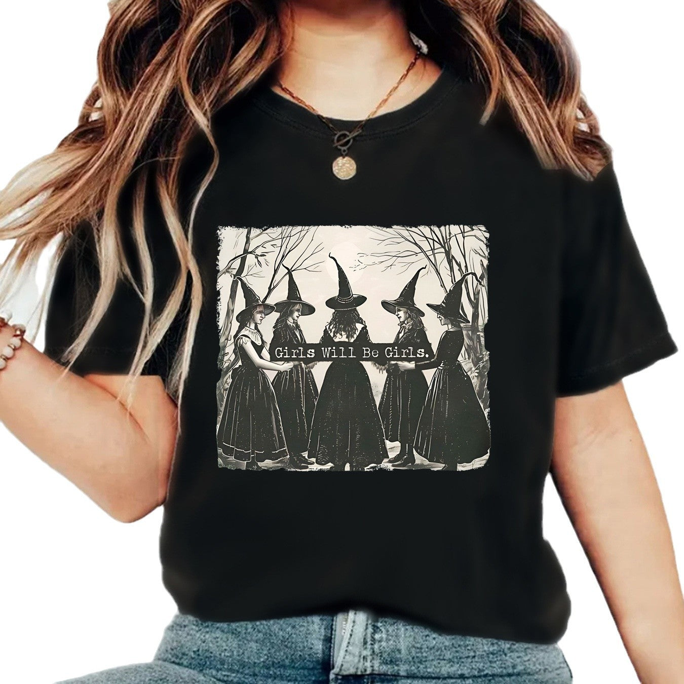 Girl is girl pattern round neck short sleeved shirt